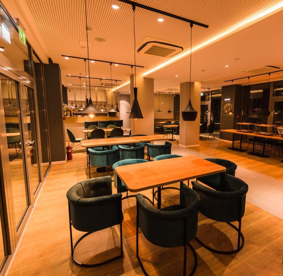 Hotel Arka Orşova Екстериор снимка
