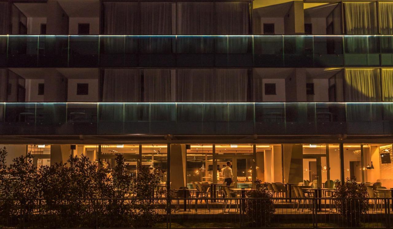 Hotel Arka Orşova Екстериор снимка