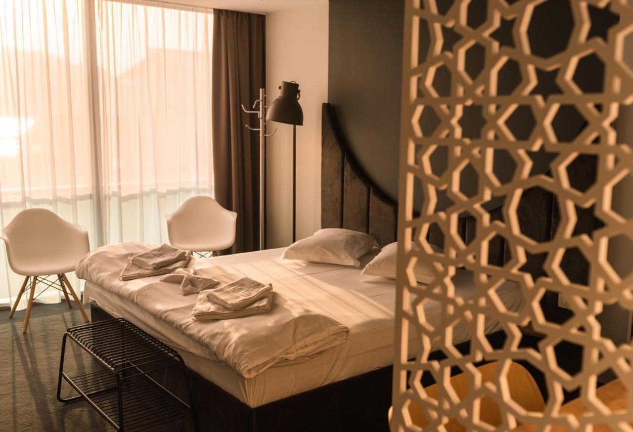 Hotel Arka Orşova Екстериор снимка