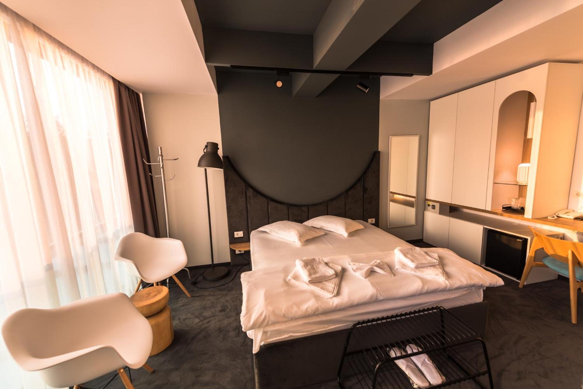 Hotel Arka Orşova Екстериор снимка